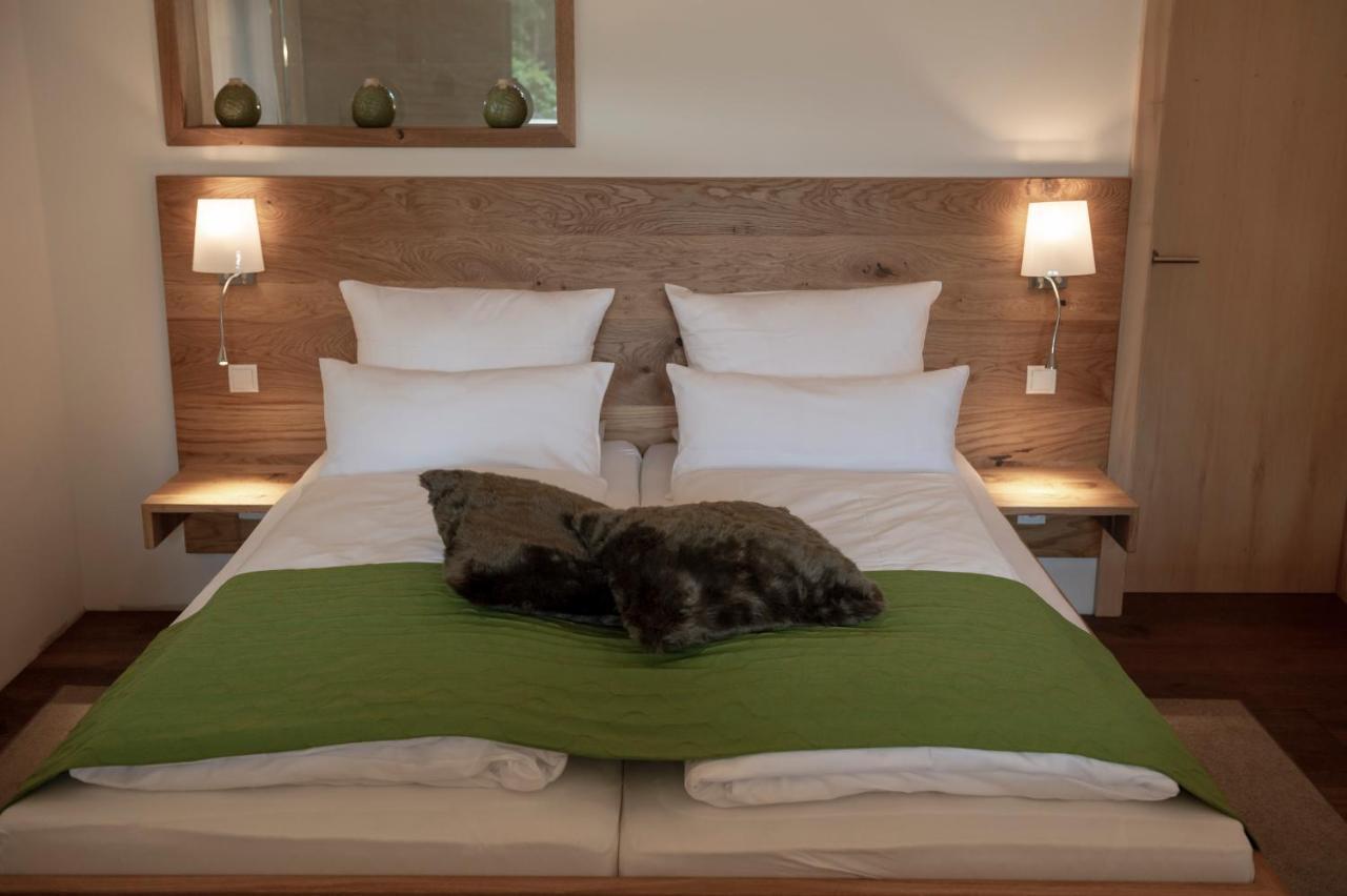 Forstgut - Premium Waldchalets Und Lodge Suiten Regen Exteriör bild