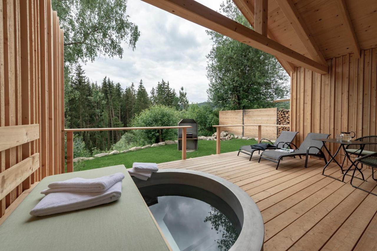 Forstgut - Premium Waldchalets Und Lodge Suiten Regen Exteriör bild