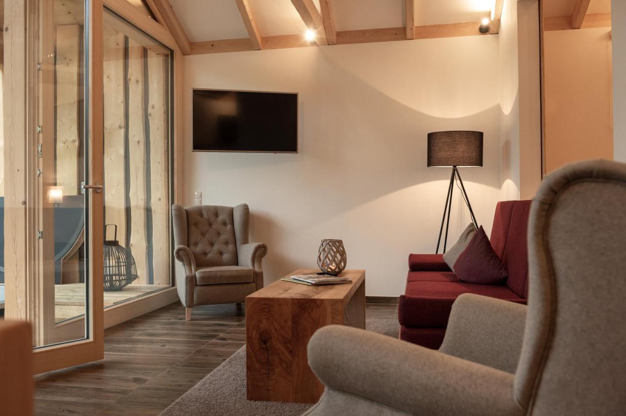 Forstgut - Premium Waldchalets Und Lodge Suiten Regen Exteriör bild