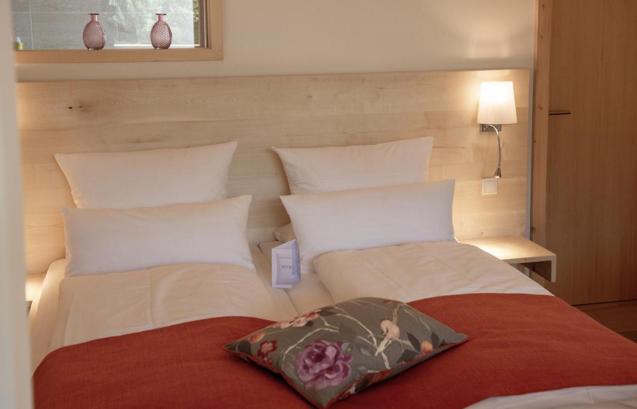 Forstgut - Premium Waldchalets Und Lodge Suiten Regen Exteriör bild
