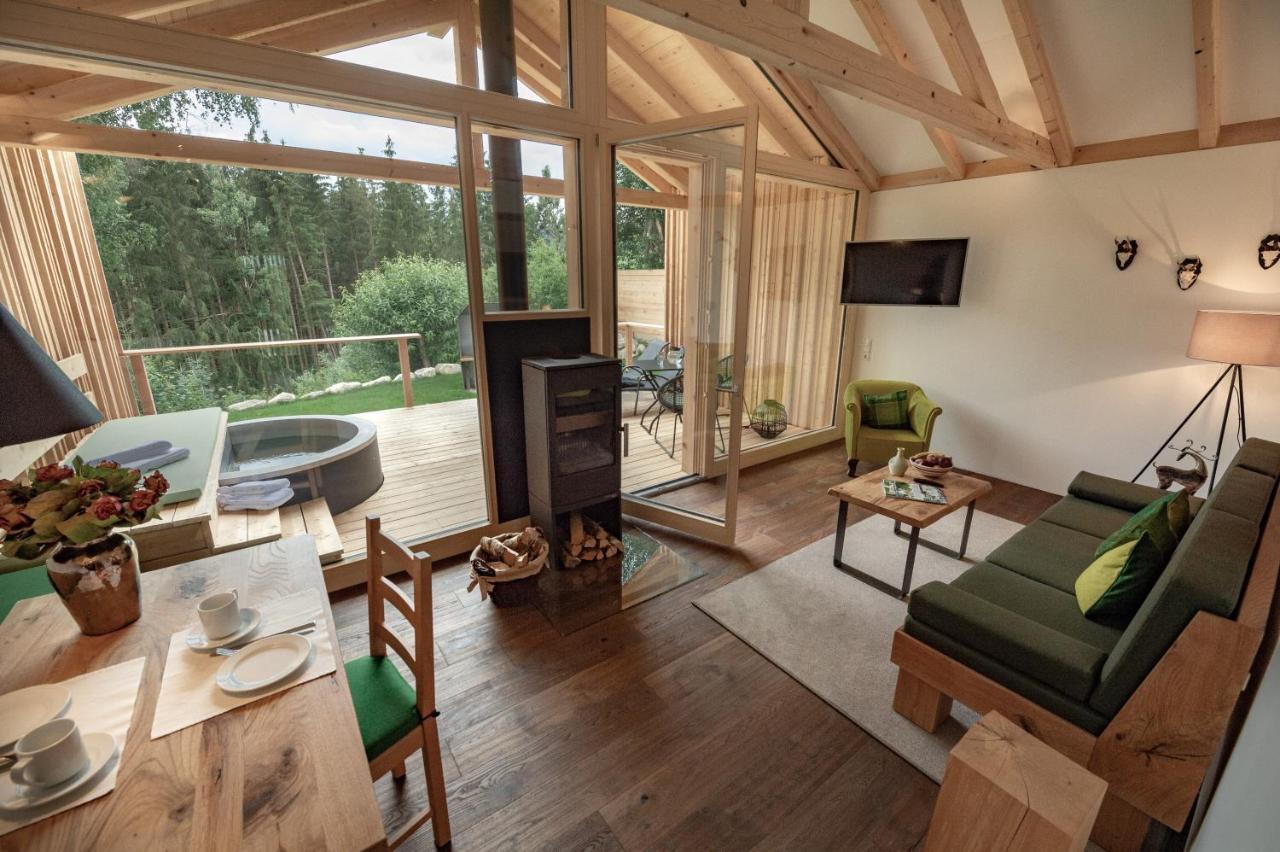 Forstgut - Premium Waldchalets Und Lodge Suiten Regen Exteriör bild