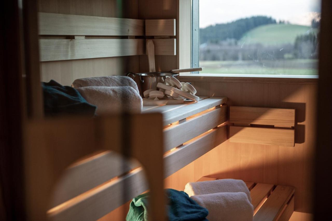Forstgut - Premium Waldchalets Und Lodge Suiten Regen Exteriör bild