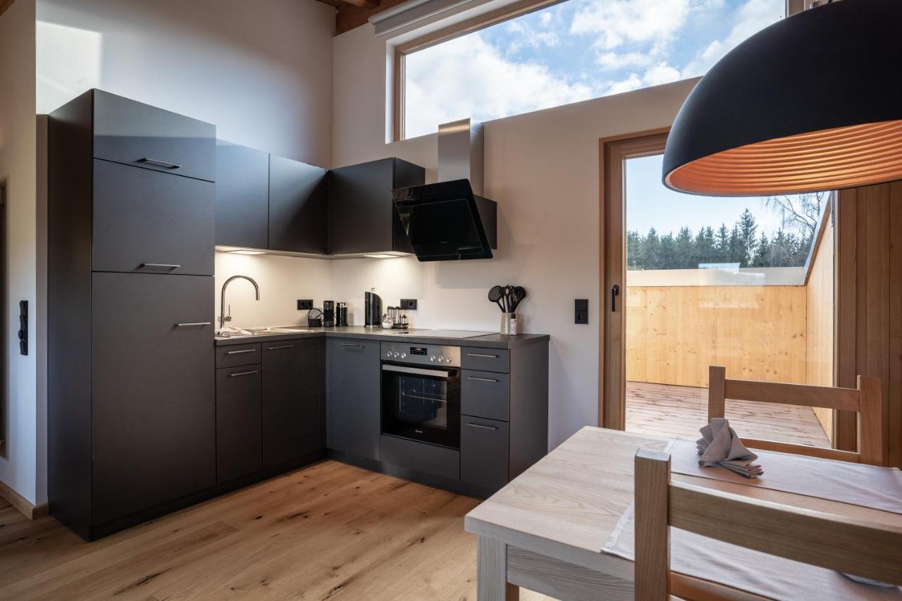 Forstgut - Premium Waldchalets Und Lodge Suiten Regen Exteriör bild