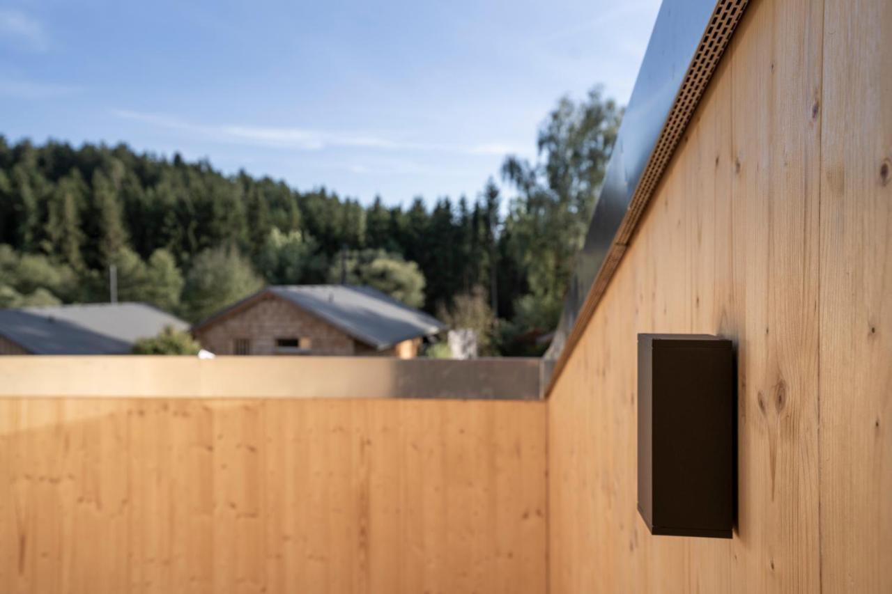 Forstgut - Premium Waldchalets Und Lodge Suiten Regen Exteriör bild