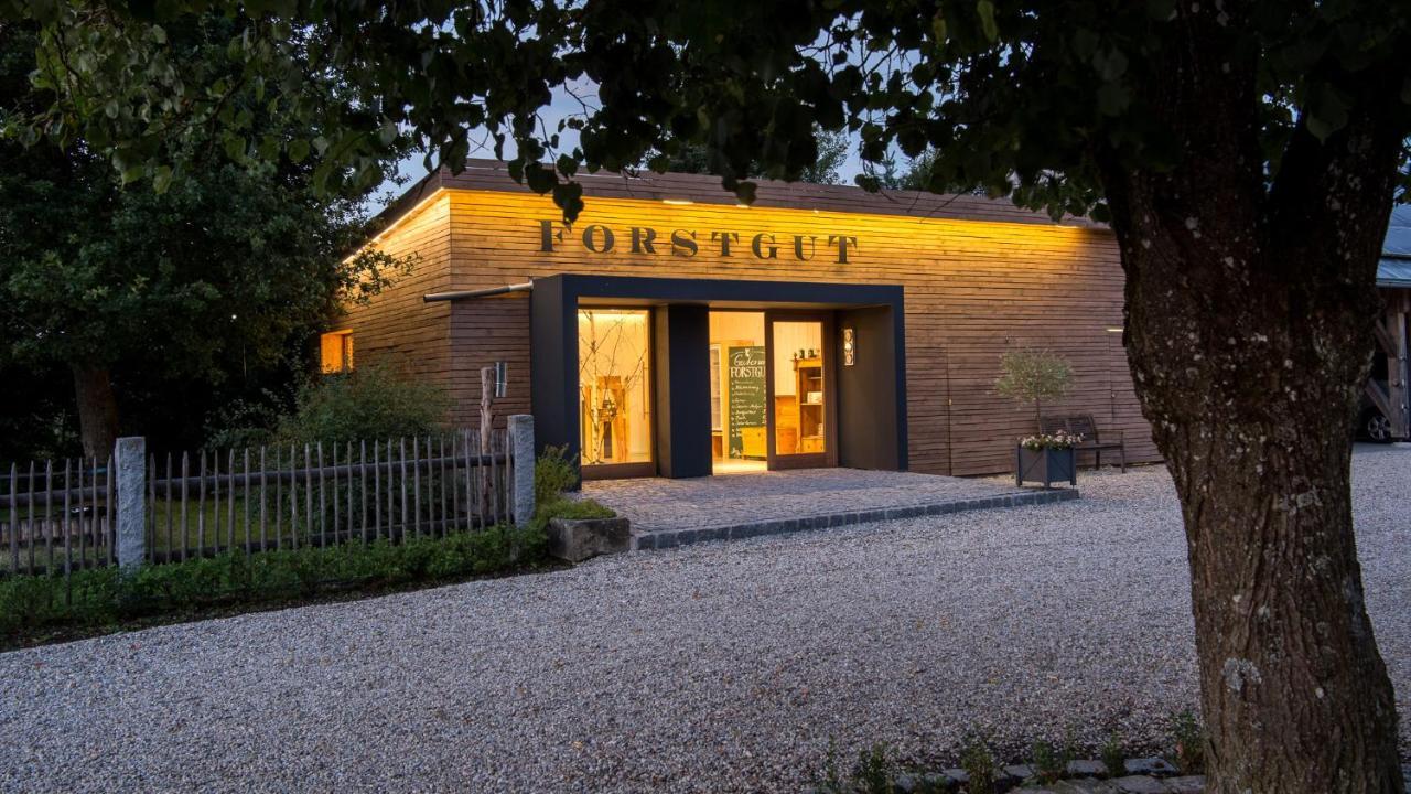 Forstgut - Premium Waldchalets Und Lodge Suiten Regen Exteriör bild
